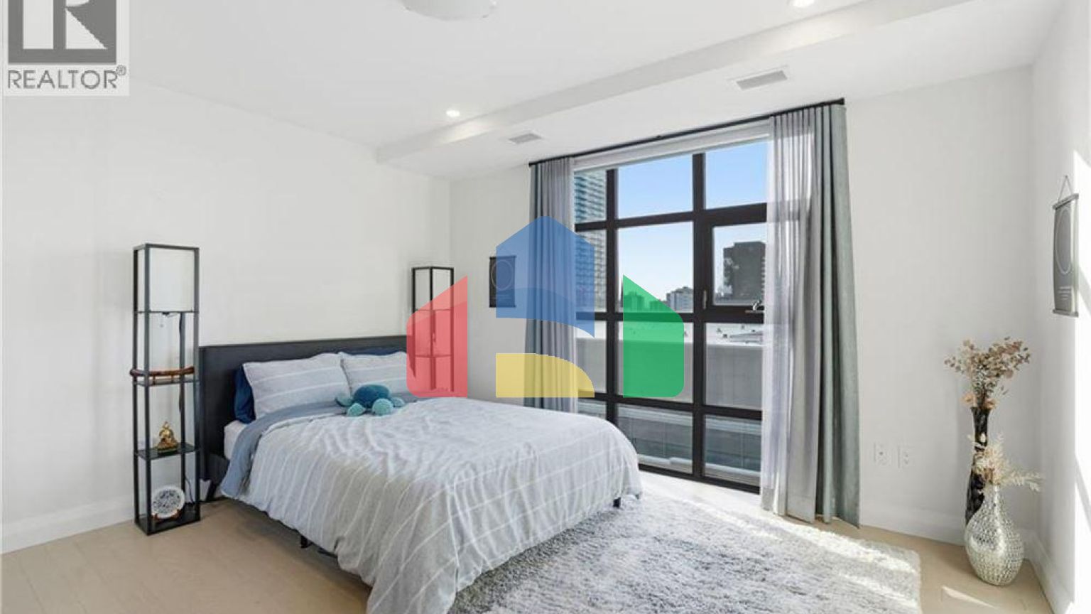 Residential - Single Family Home - Hamilton, Canada - Canada