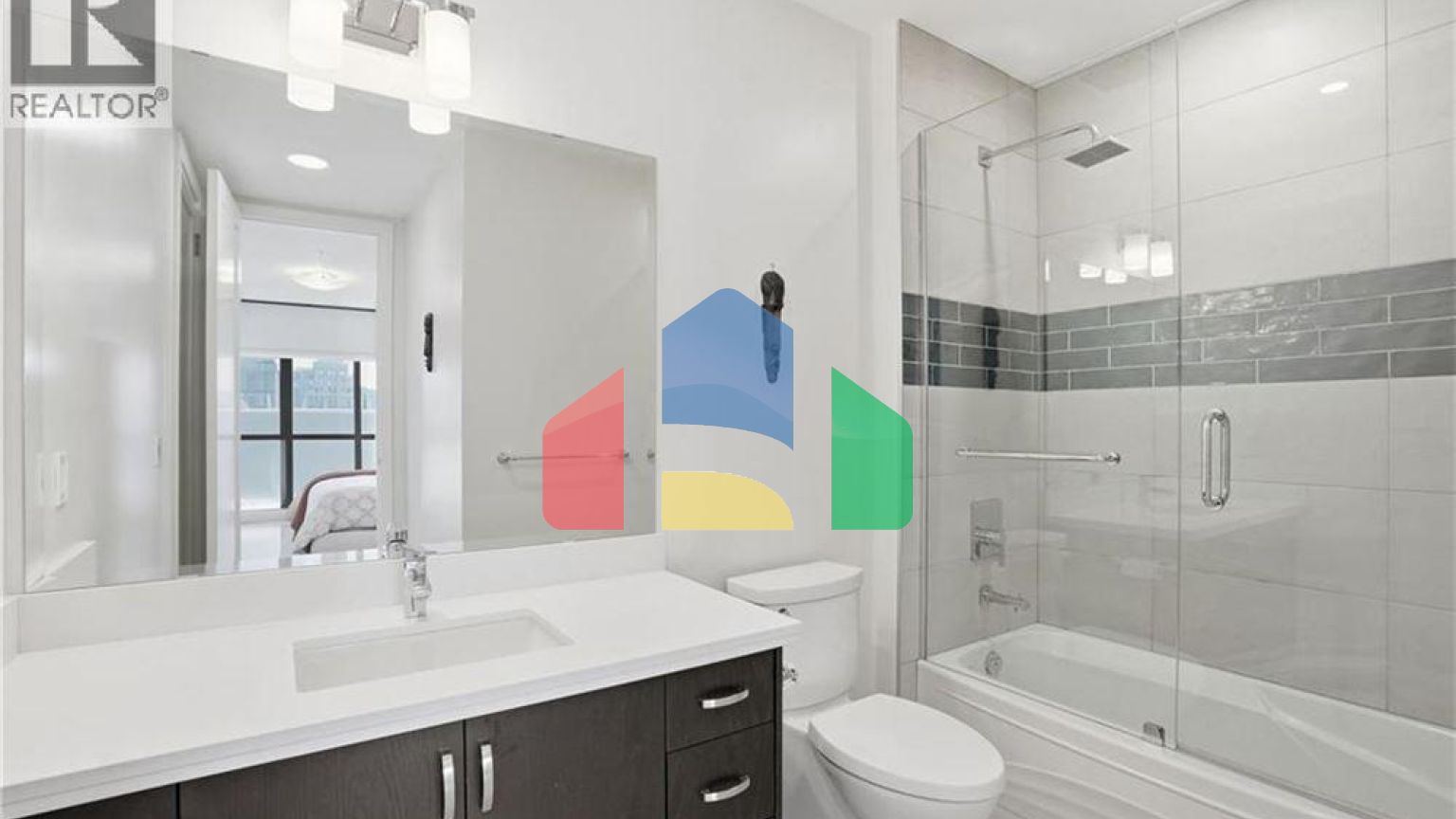 Residential - Single Family Home - Hamilton, Canada - Canada