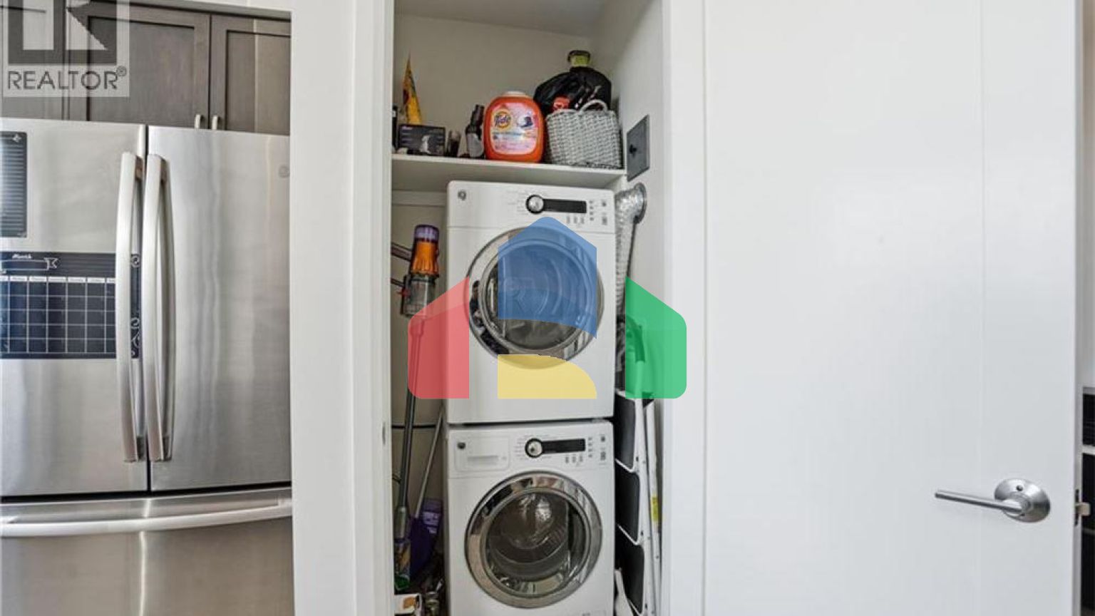 Residential - Single Family Home - Hamilton, Canada - Canada