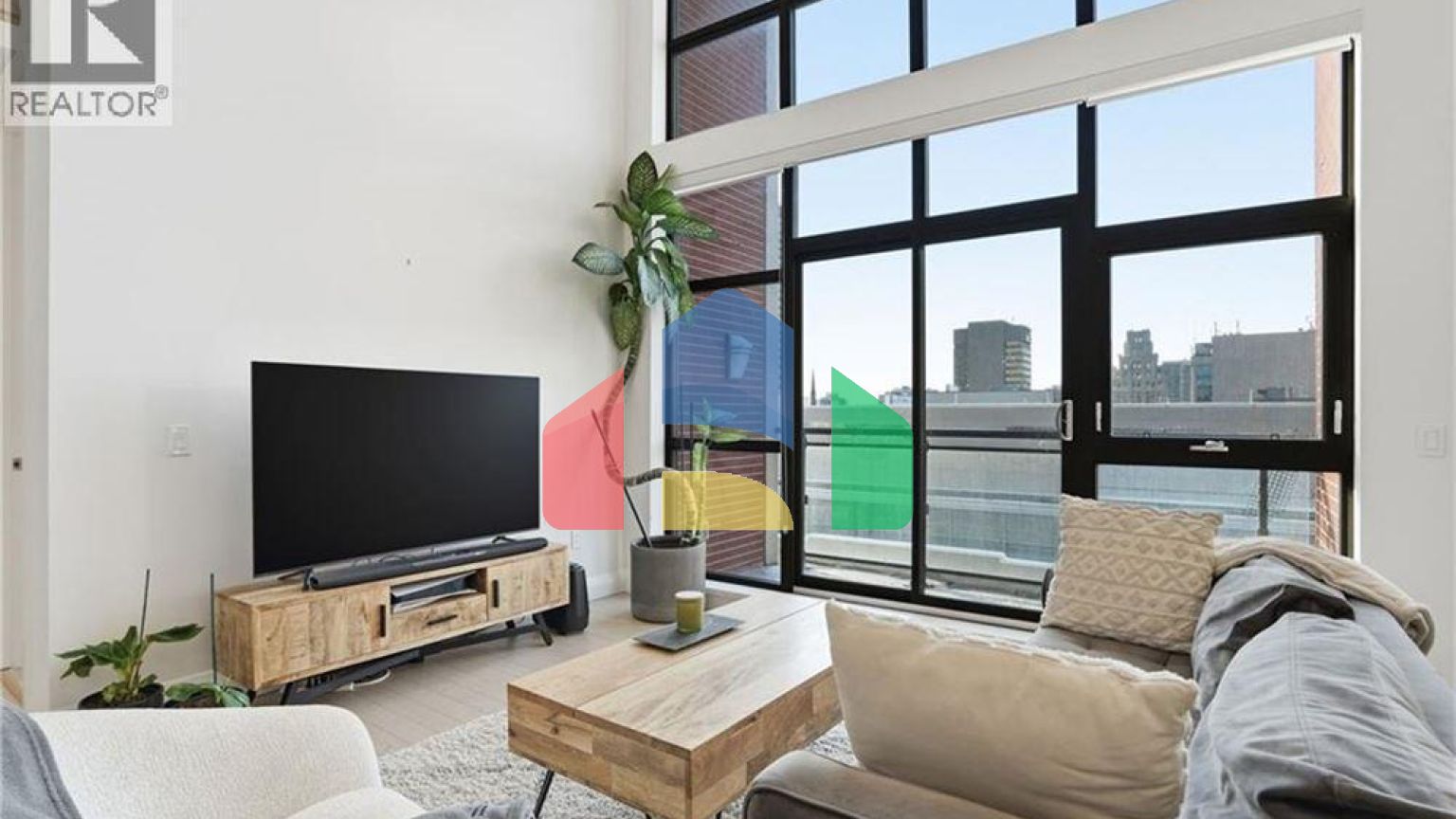 Residential - Single Family Home - Hamilton, Canada - Canada