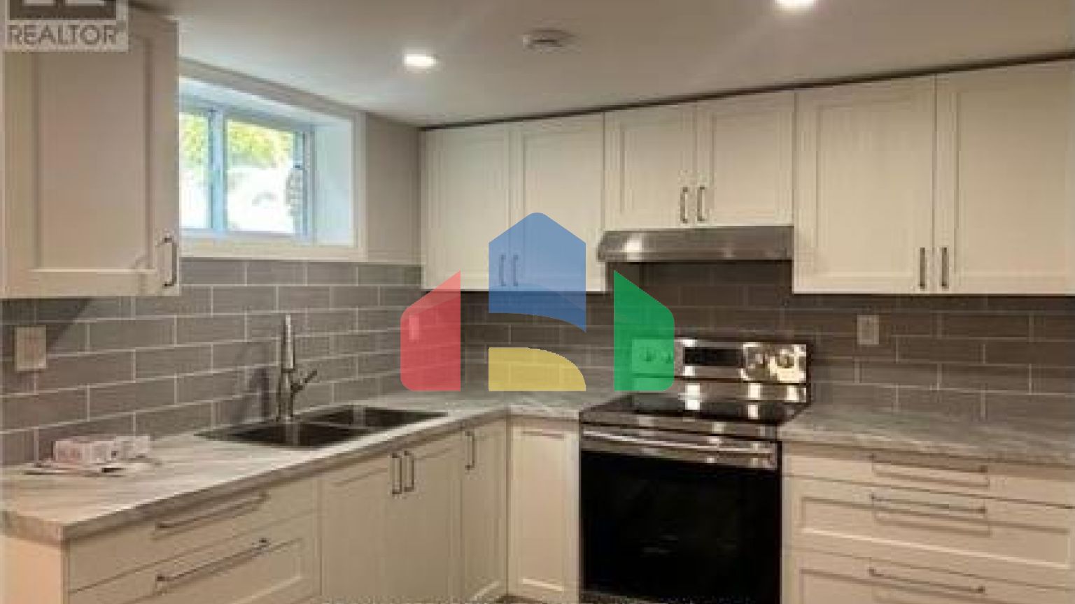 Residential - Single Family Home - Hamilton, Canada - Canada