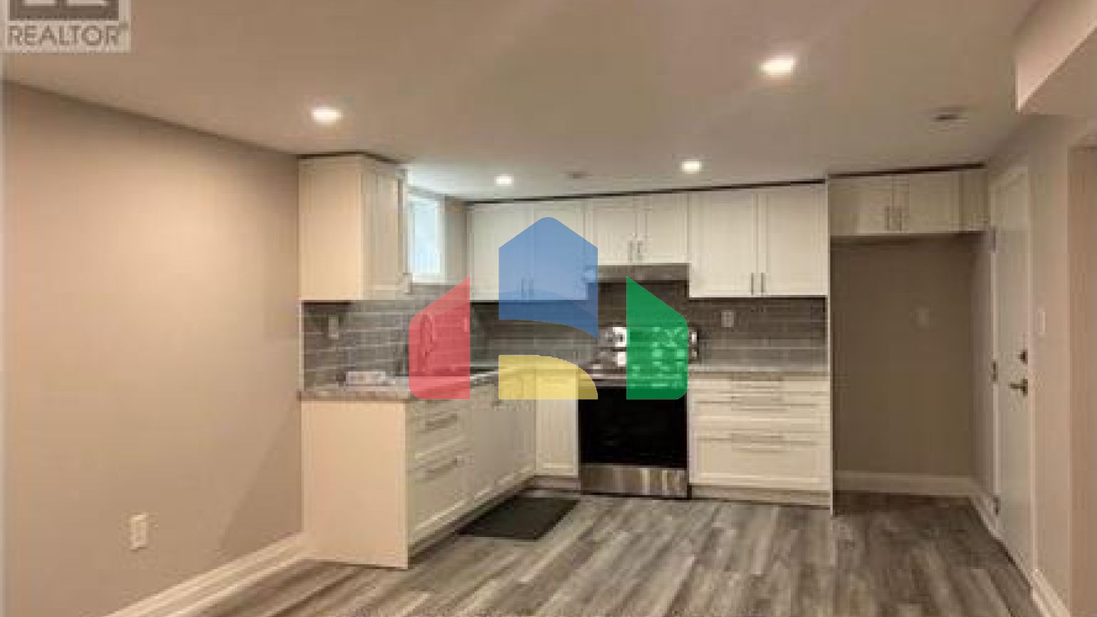 Residential - Single Family Home - Hamilton, Canada - Canada