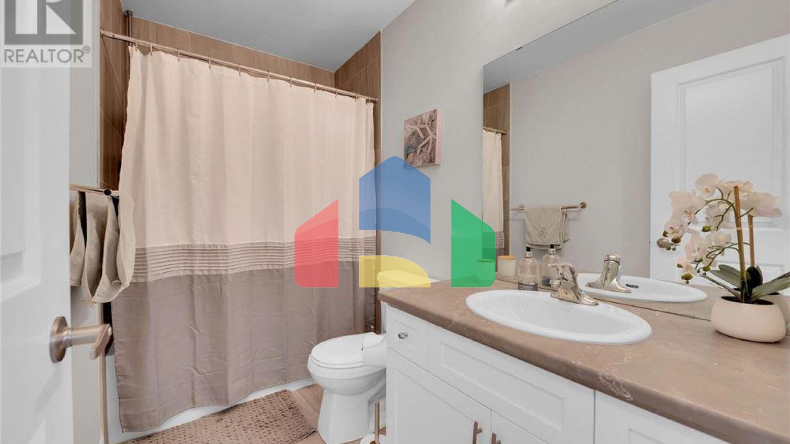 Residential - Single Family Home - Hamilton, Canada - Canada