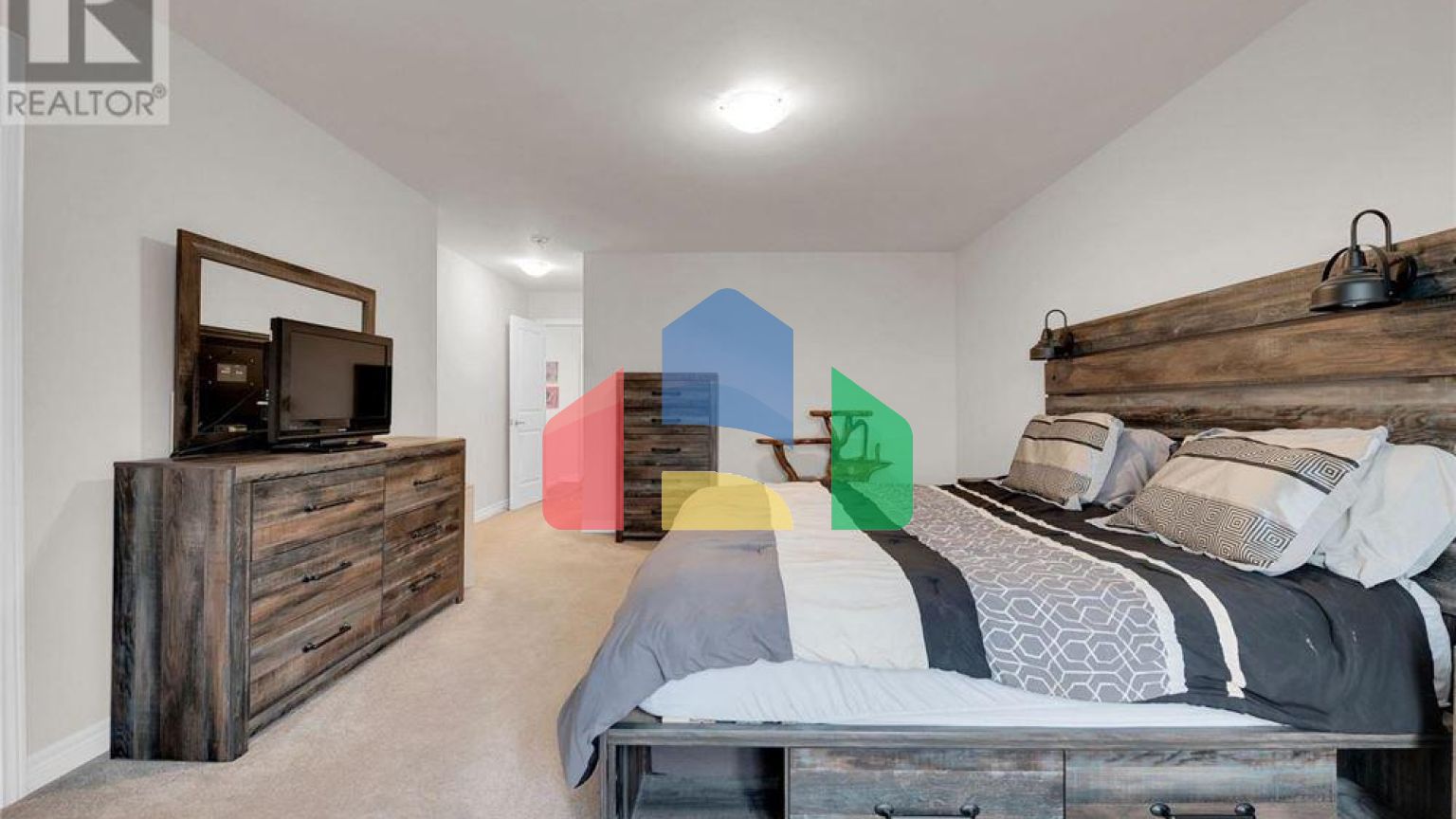 Residential - Single Family Home - Hamilton, Canada - Canada