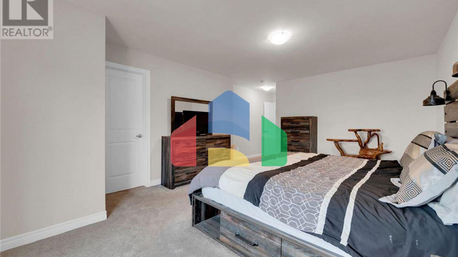 Residential - Single Family Home - Hamilton, Canada - Canada