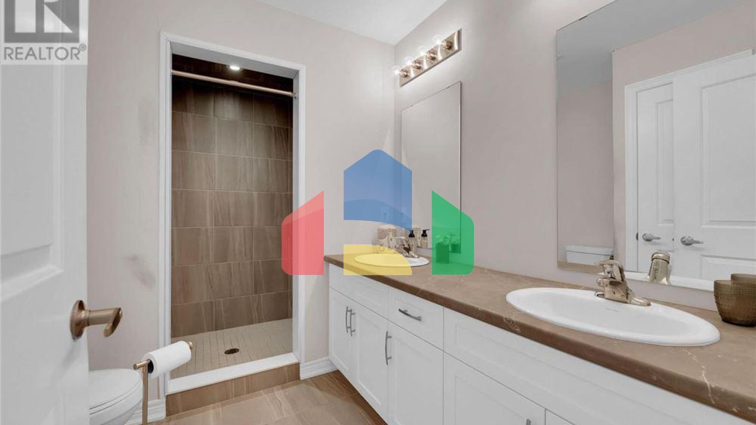 Residential - Single Family Home - Hamilton, Canada - Canada