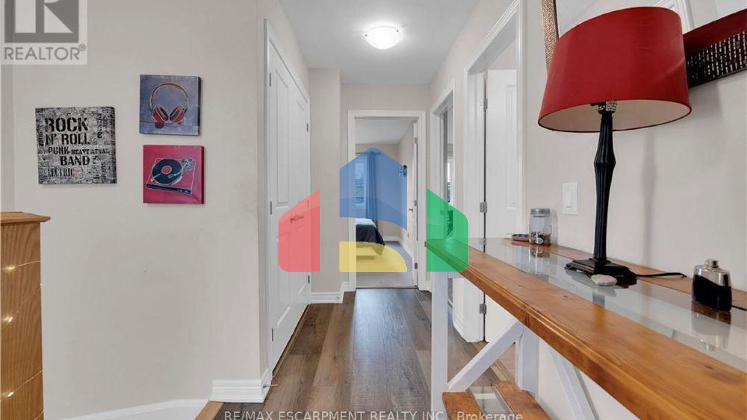 Residential - Single Family Home - Hamilton, Canada - Canada