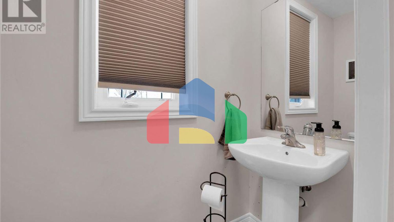 Residential - Single Family Home - Hamilton, Canada - Canada