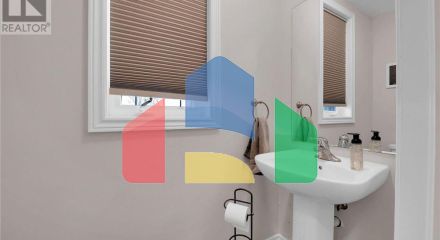 Residential - Single Family Home - Hamilton, Canada - Canada