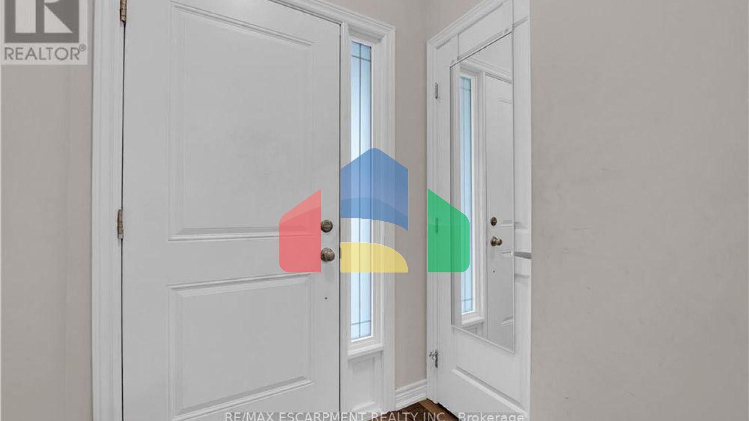 Residential - Single Family Home - Hamilton, Canada - Canada