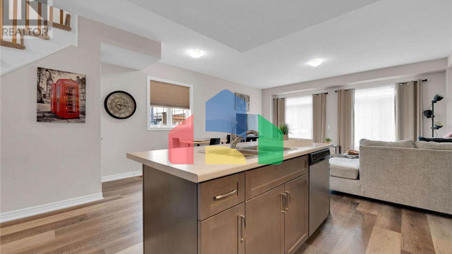 Residential - Single Family Home - Hamilton, Canada - Canada