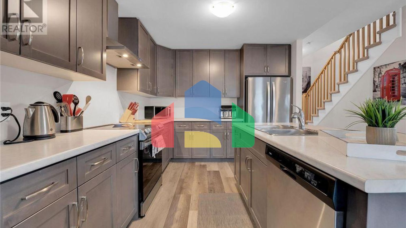 Residential - Single Family Home - Hamilton, Canada - Canada