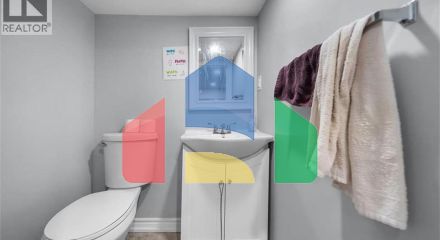 Residential - Single Family Home - Hamilton, Canada - Canada