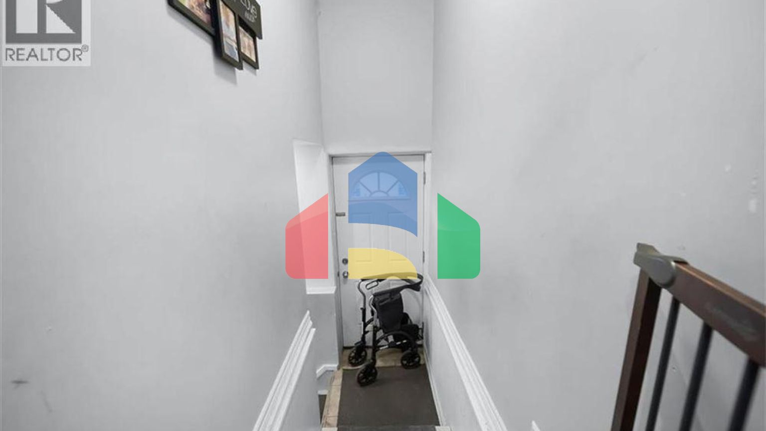 Residential - Single Family Home - Hamilton, Canada - Canada