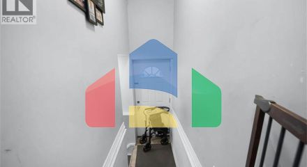 Residential - Single Family Home - Hamilton, Canada - Canada