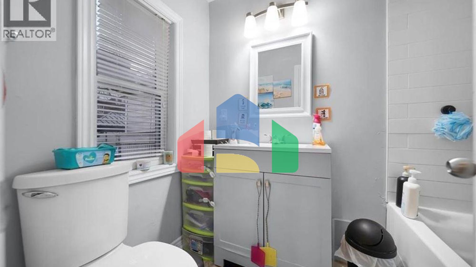 Residential - Single Family Home - Hamilton, Canada - Canada