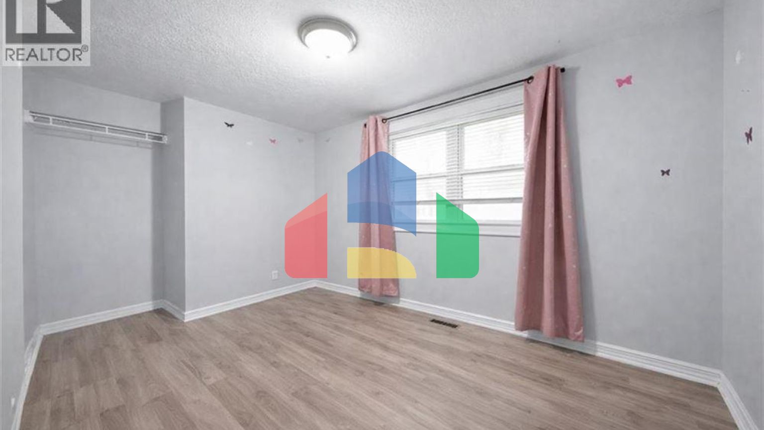 Residential - Single Family Home - Hamilton, Canada - Canada