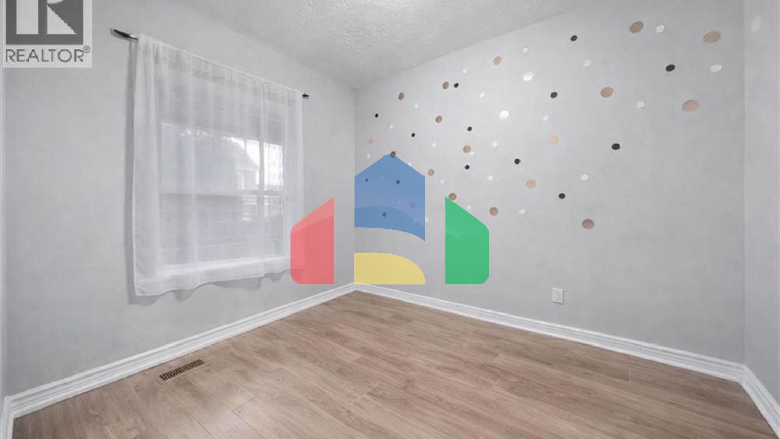 Residential - Single Family Home - Hamilton, Canada - Canada