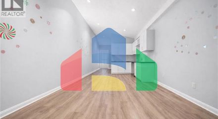 Residential - Single Family Home - Hamilton, Canada - Canada