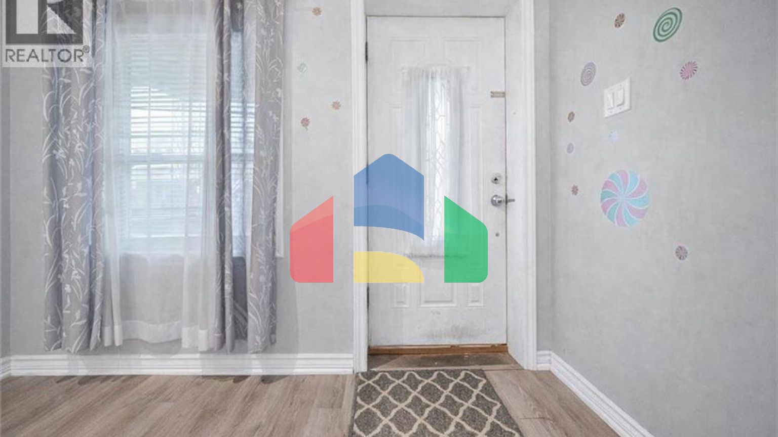 Residential - Single Family Home - Hamilton, Canada - Canada