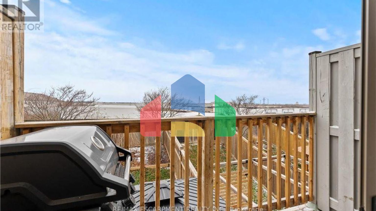 Residential - Single Family Home - Hamilton, Canada - Canada