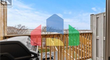 Residential - Single Family Home - Hamilton, Canada - Canada