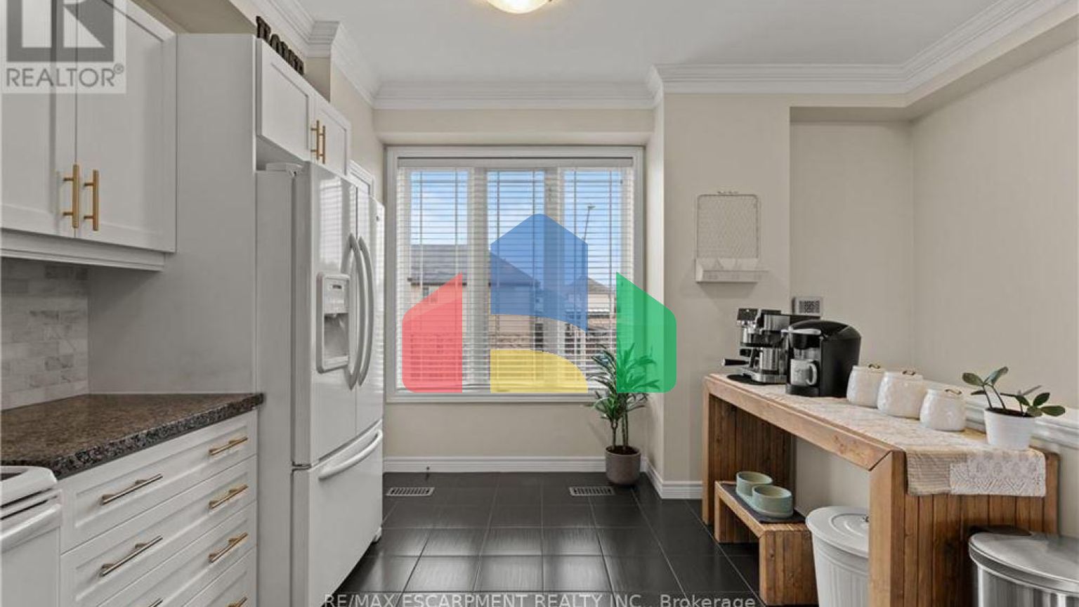 Residential - Single Family Home - Hamilton, Canada - Canada