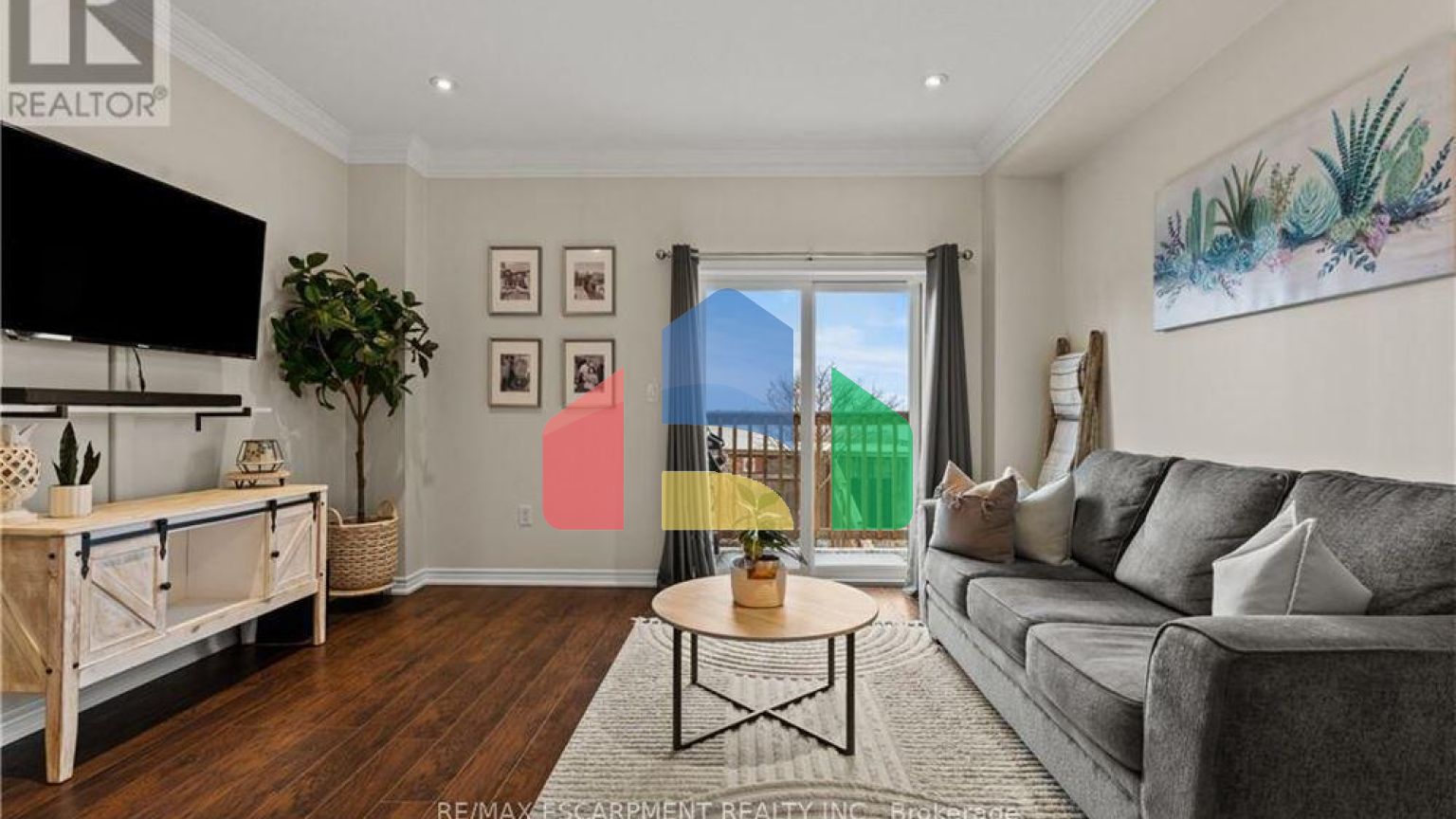 Residential - Single Family Home - Hamilton, Canada - Canada