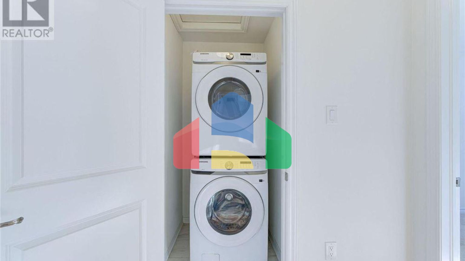 Residential - Single Family Home - Hamilton, Canada - Canada