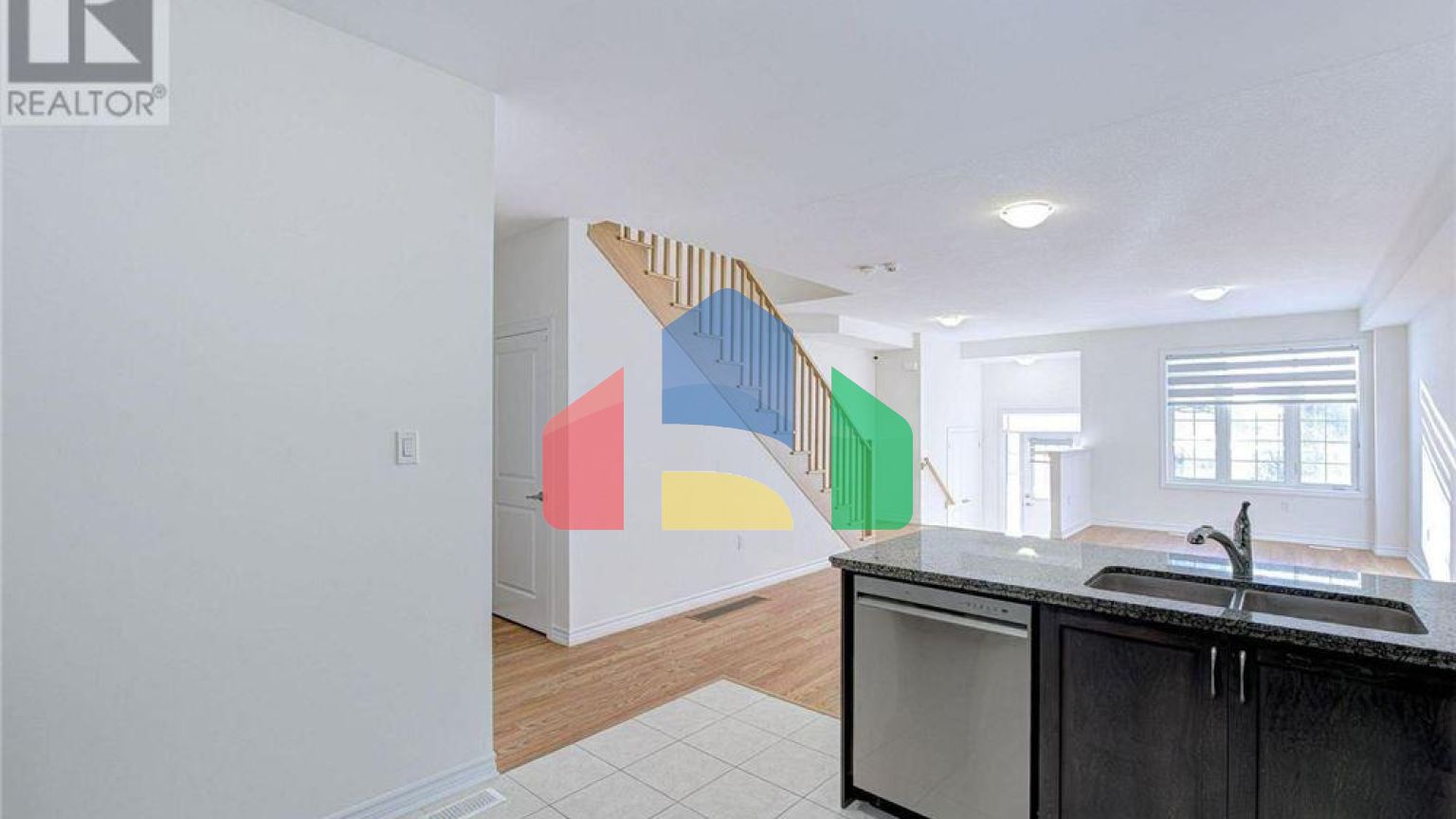 Residential - Single Family Home - Hamilton, Canada - Canada