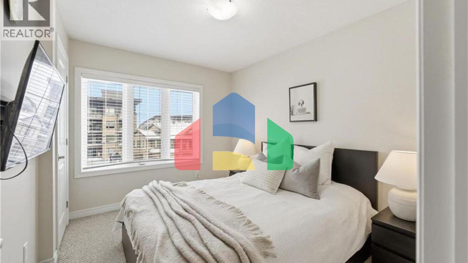 Residential - Single Family Home - Hamilton, Canada - Canada