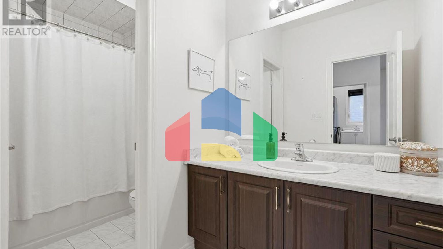 Residential - Single Family Home - Hamilton, Canada - Canada