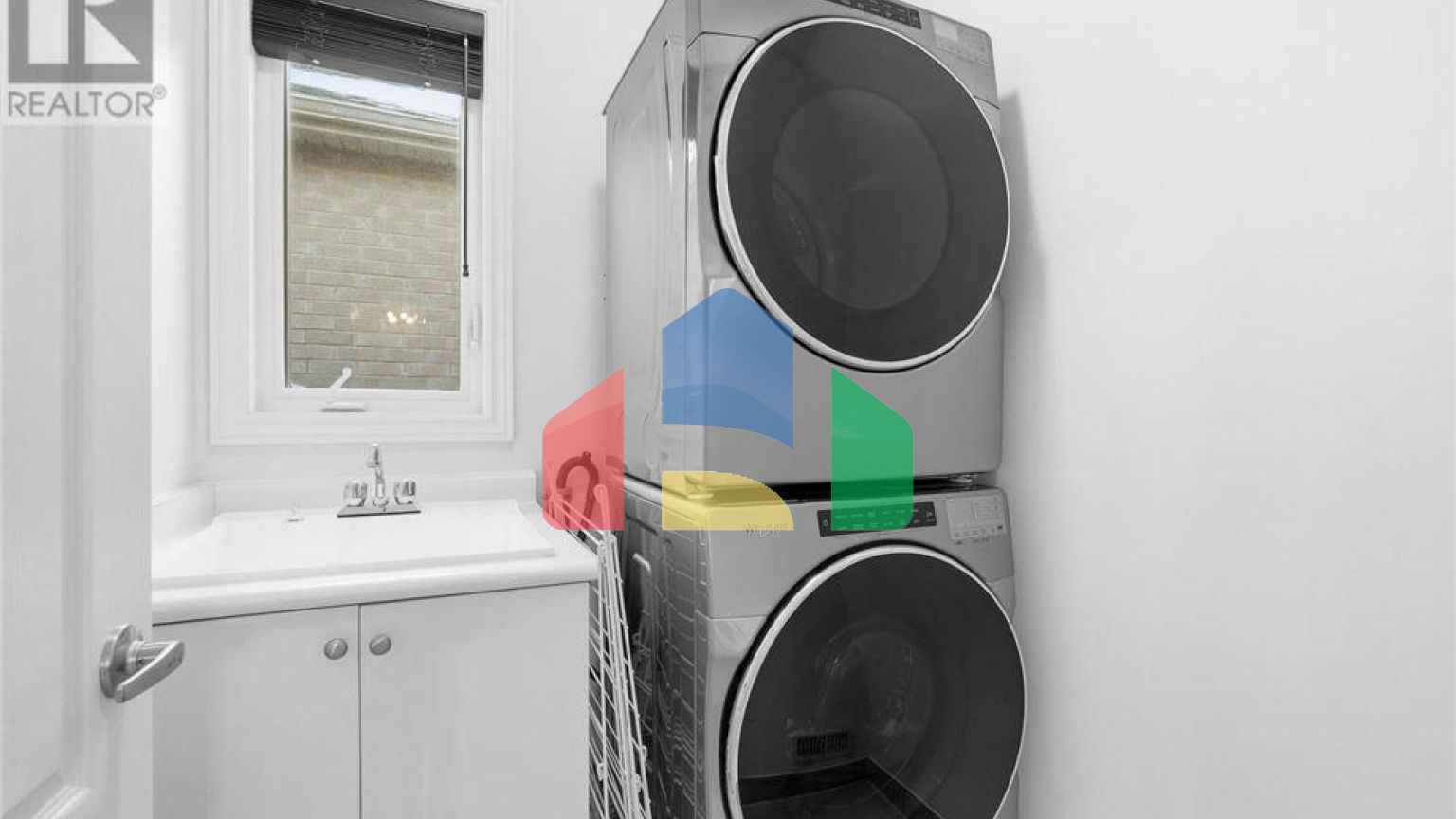 Residential - Single Family Home - Hamilton, Canada - Canada