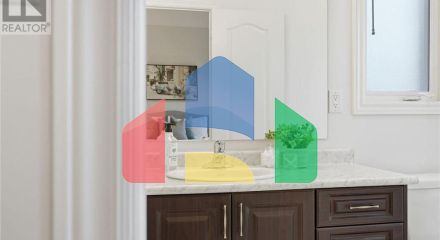 Residential - Single Family Home - Hamilton, Canada - Canada