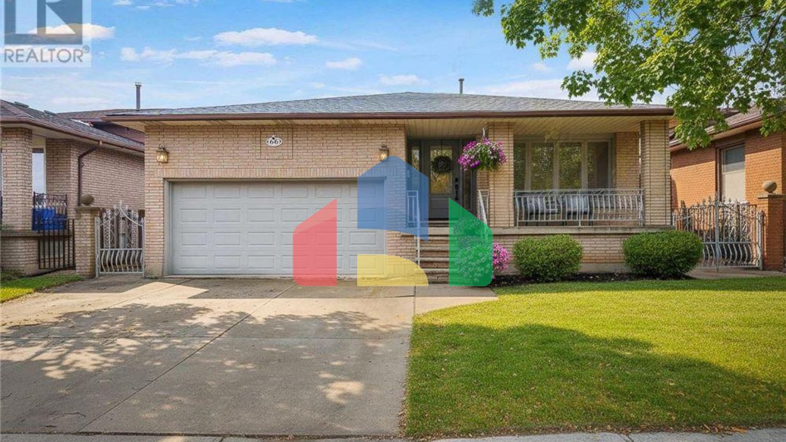 Residential - Single Family Home - Hamilton, Canada - Canada