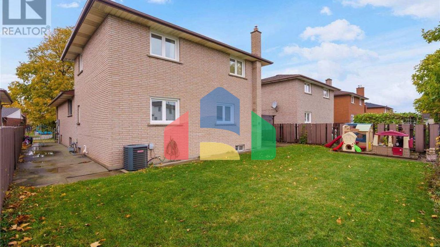 Residential - Single Family Home - Hamilton, Canada - Canada