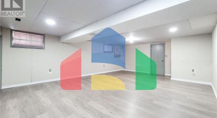 Residential - Single Family Home - Hamilton, Canada - Canada