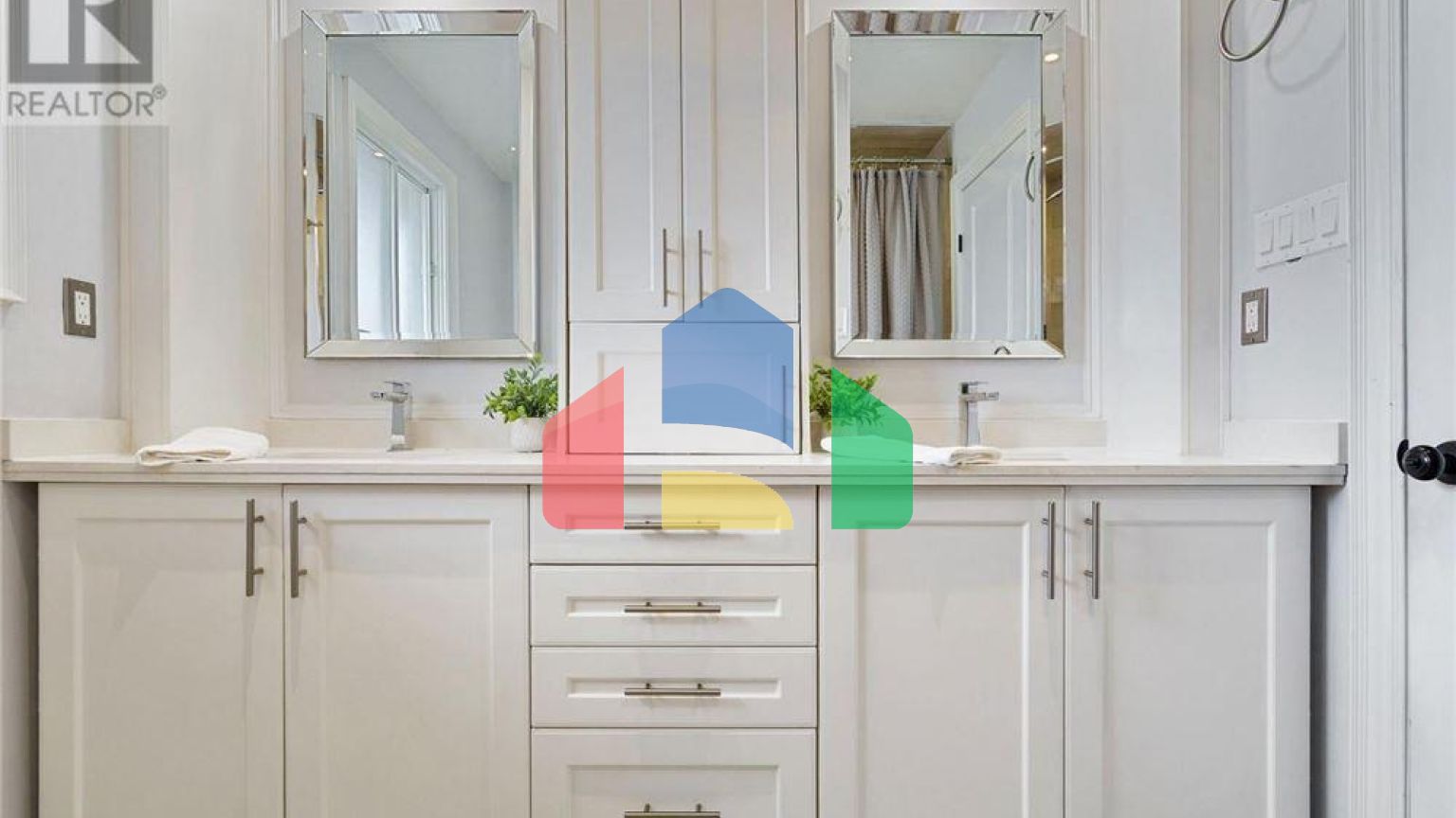 Residential - Single Family Home - Hamilton, Canada - Canada