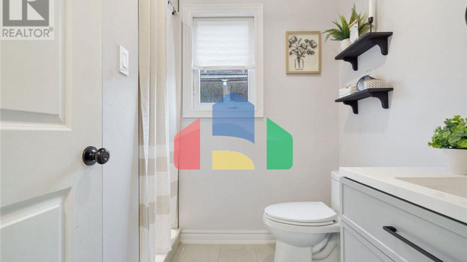 Residential - Single Family Home - Hamilton, Canada - Canada