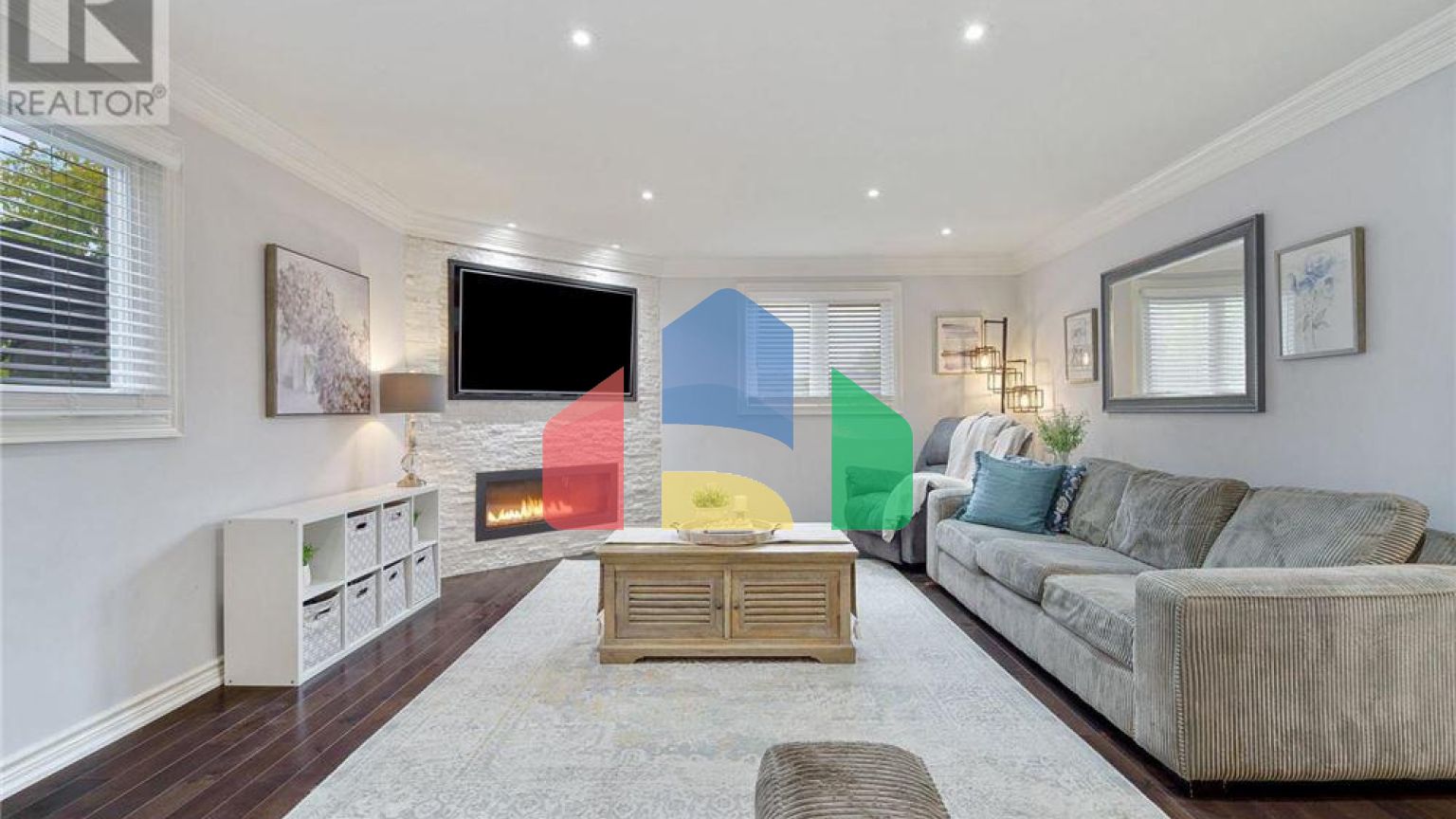 Residential - Single Family Home - Hamilton, Canada - Canada