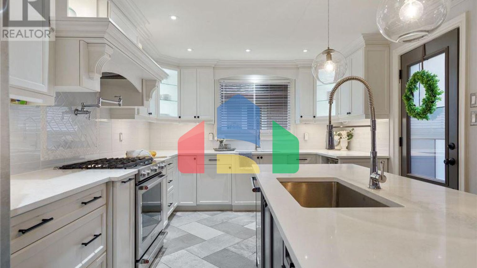 Residential - Single Family Home - Hamilton, Canada - Canada