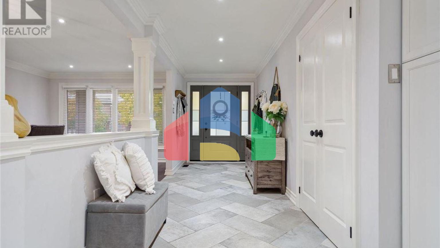 Residential - Single Family Home - Hamilton, Canada - Canada