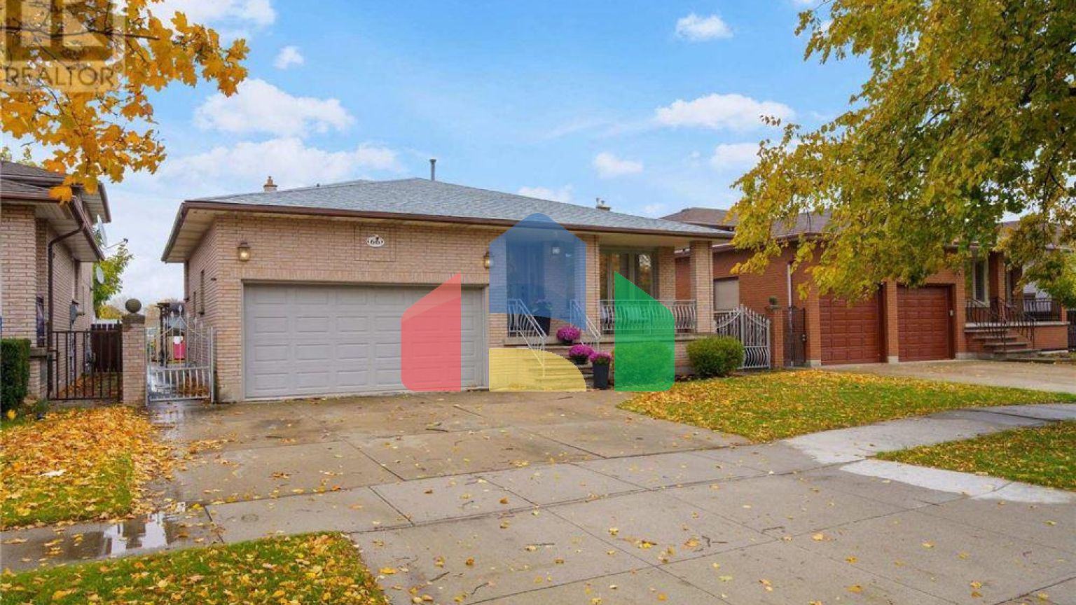 Residential - Single Family Home - Hamilton, Canada - Canada