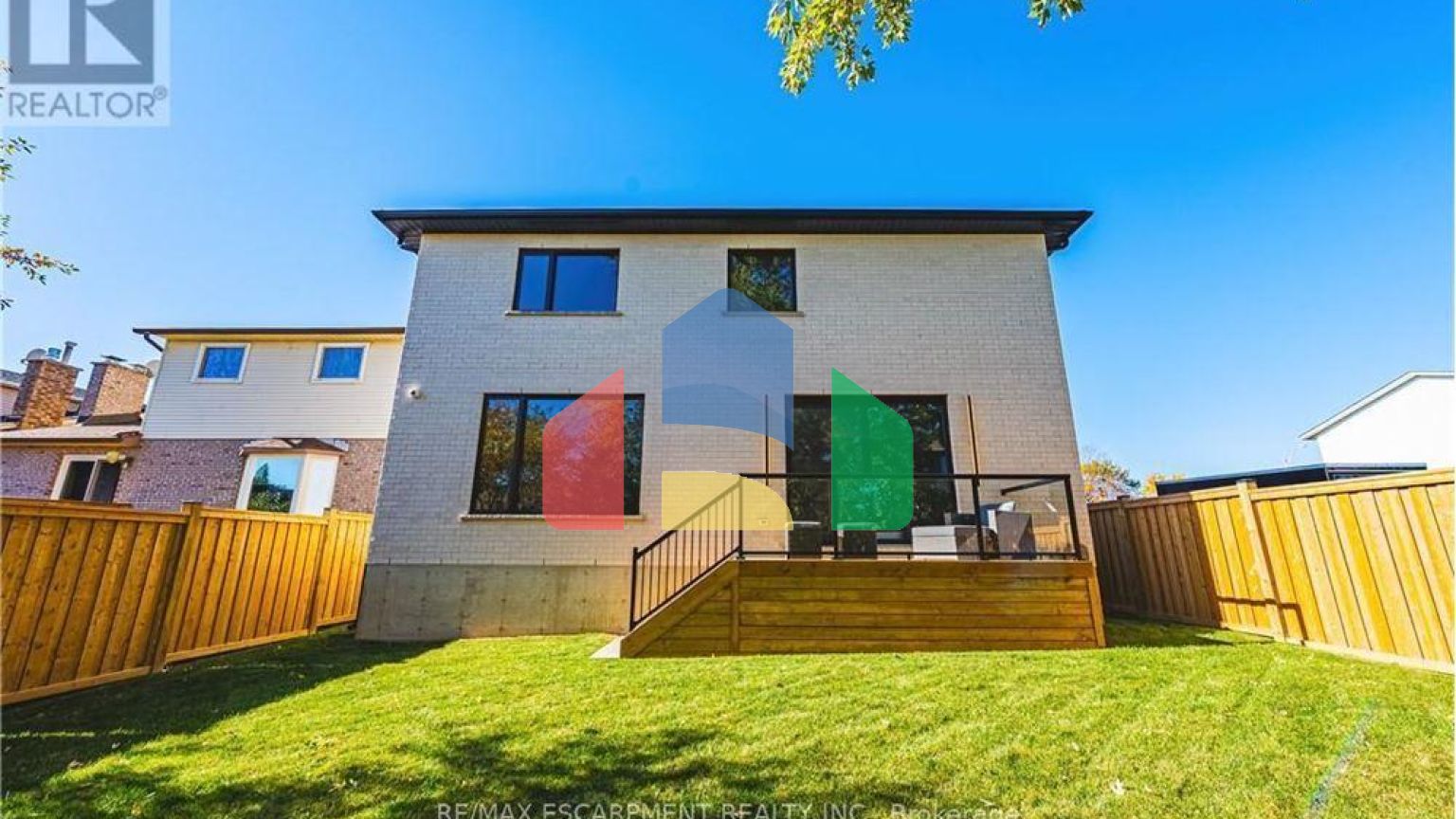 Residential - Single Family Home - Hamilton, Canada - Canada