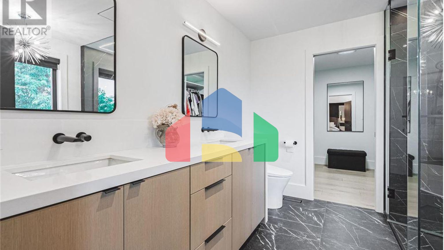 Residential - Single Family Home - Hamilton, Canada - Canada