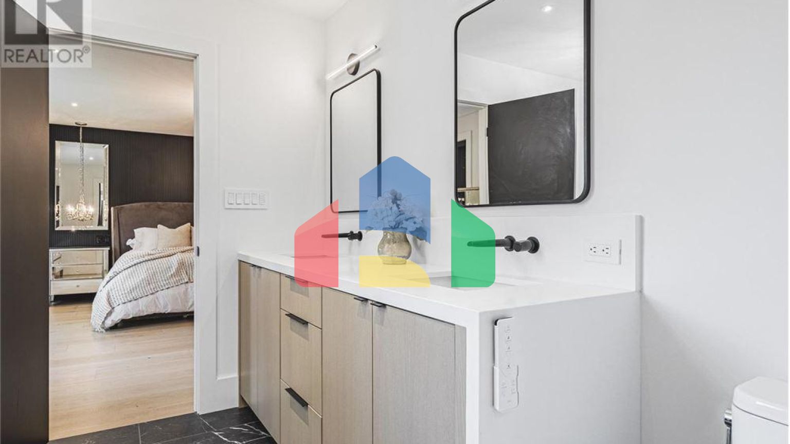 Residential - Single Family Home - Hamilton, Canada - Canada