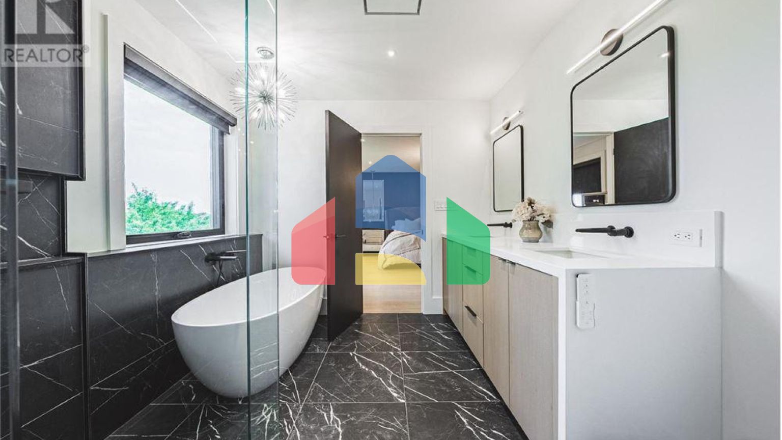 Residential - Single Family Home - Hamilton, Canada - Canada