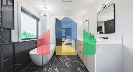 Residential - Single Family Home - Hamilton, Canada - Canada