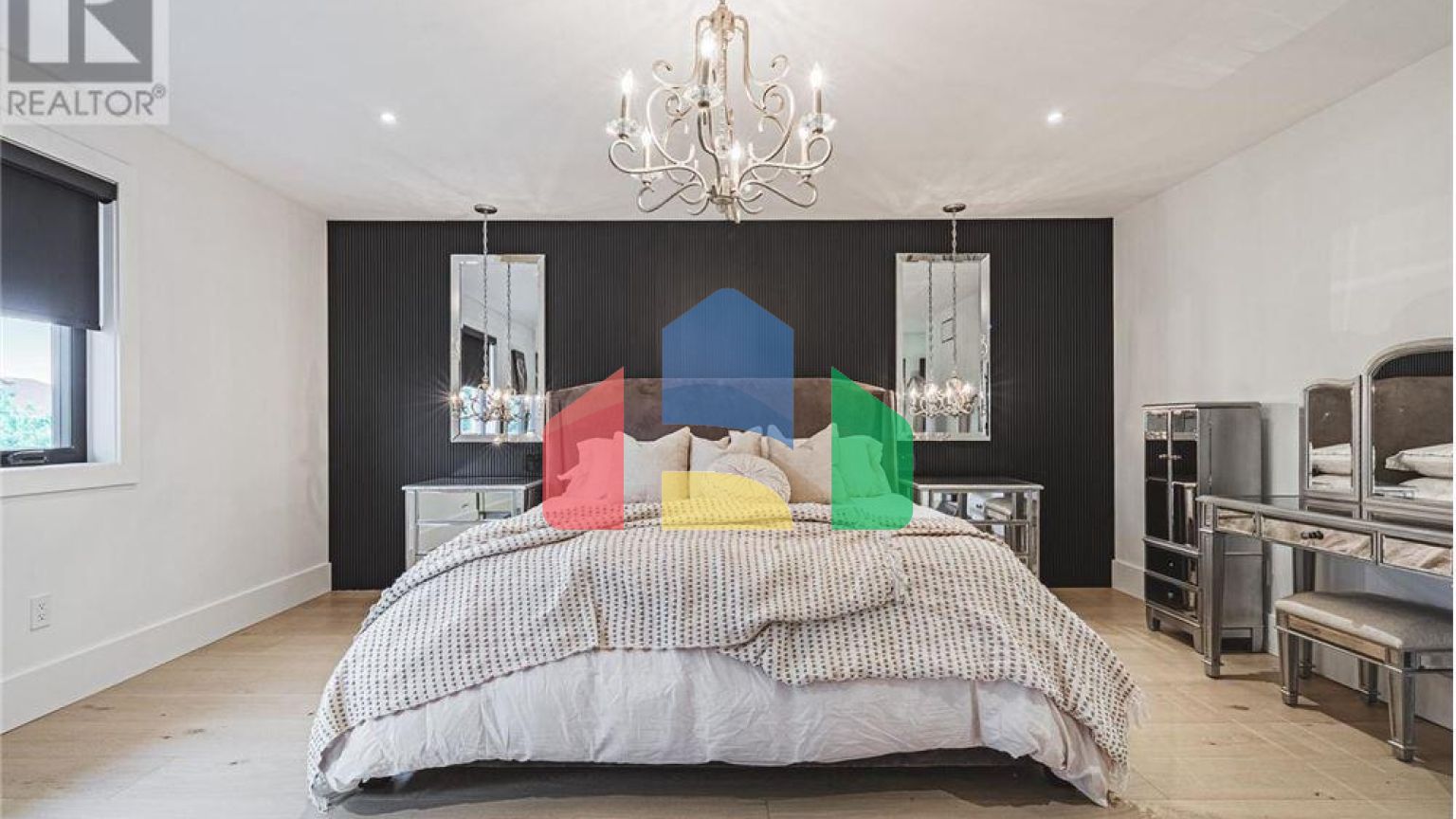 Residential - Single Family Home - Hamilton, Canada - Canada