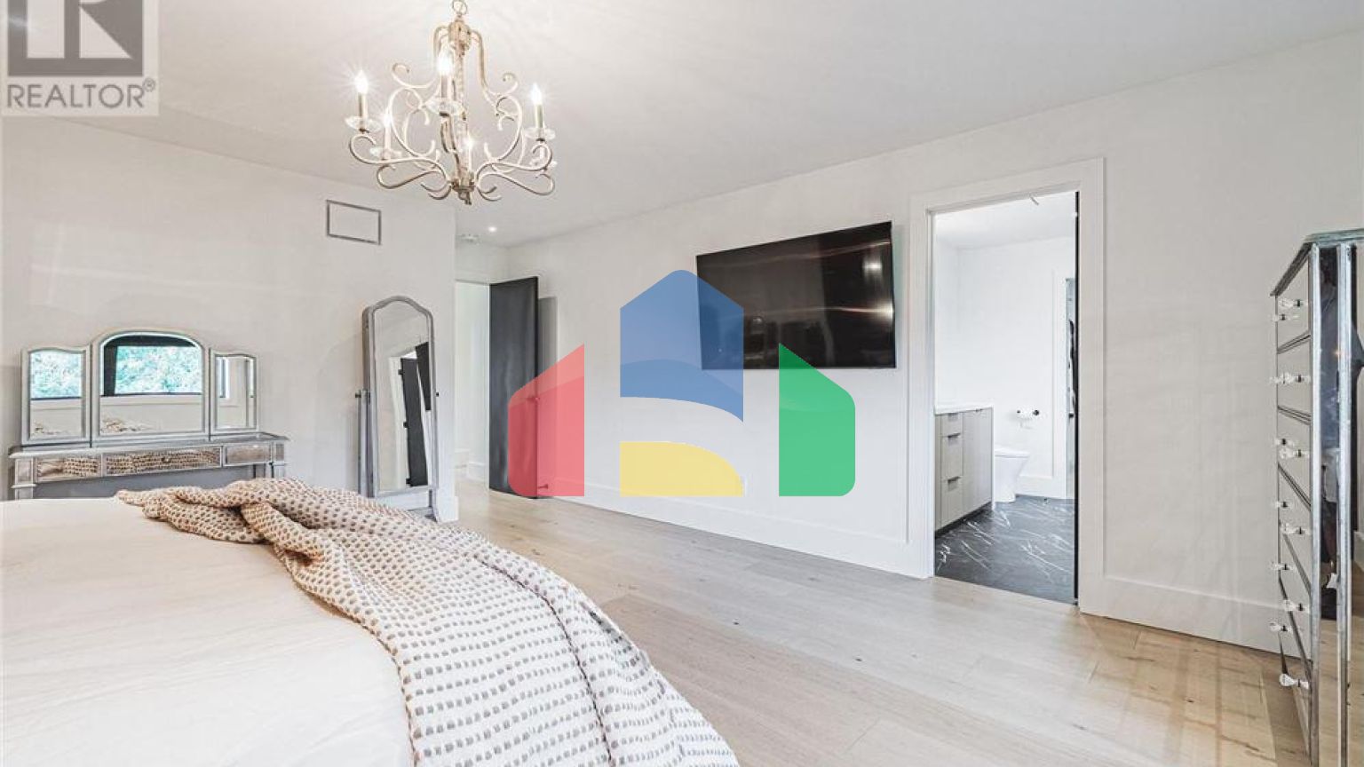 Residential - Single Family Home - Hamilton, Canada - Canada